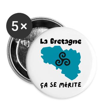 La Bretagne , ça se mérite 2, - Lot de 5 grands badges (56 mm) - blanc - Devant