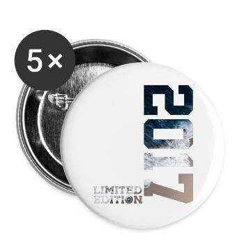 9E ANNIVERSAIRE ÉDITION LIMITÉE 2017 - Lot de 5 grands badges (56 mm) - blanc - Devant