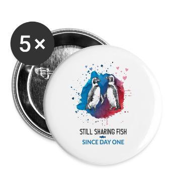 Still Sharing Fish - Chemise de couple pingouin drôle - Lot de 5 grands badges (56 mm) - blanc - Devant