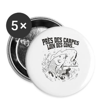 In der Nähe der Karpfen, weit weg von den Idioten, Fischerhumor - Buttons groß 56 mm (5er Pack) - Weiß - Vorne