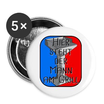 Hier Steht Der Mann Am Grill - Buttons groß 56 mm (5er Pack) - Weiß - Vorne