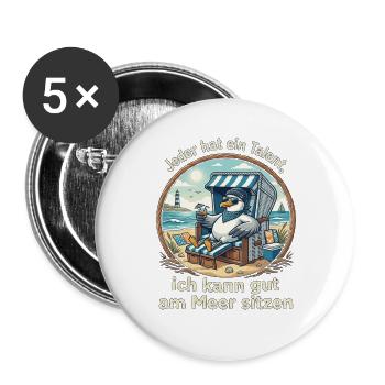 Talent am Meer – Möwe entspannt sitzt - Buttons groß 56 mm (5er Pack) - Weiß - Vorne