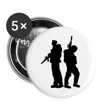 2 Soldaten, Besatzung, Kriegsteam, Freiheitssoldat, Kämpfer - Buttons groß 56 mm (5er Pack) - Weiß - Vorne