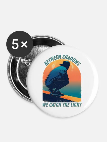 Zwischen Licht und Schatten - Buttons groß 56 mm (5er Pack) - Weiß