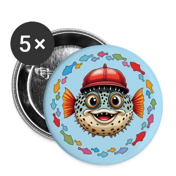 Kugelfisch mit roter Basecap und bunten Fischen - Buttons groß 56 mm (5er Pack) - Weiß - Vorne