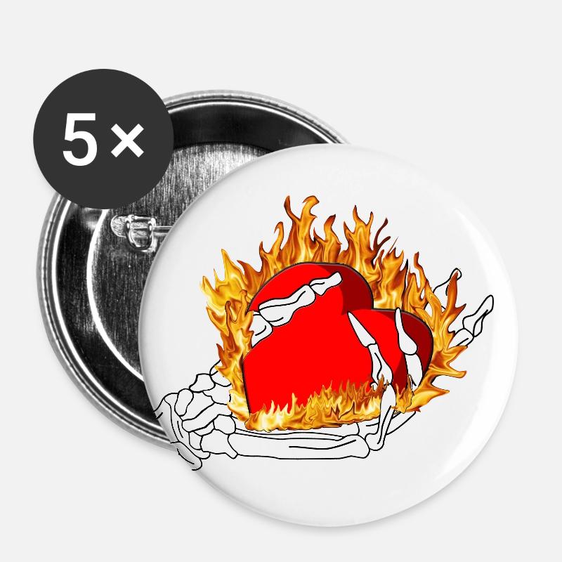 Cook hand holds a heart on fire - Buttons large 2.2''/56 mm (5-pack) - white