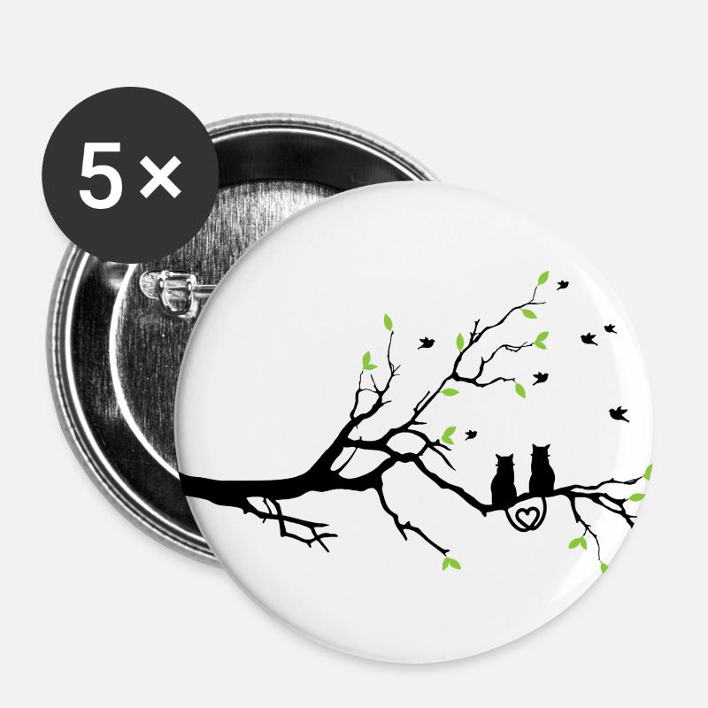 2 Katzen mit Herz sitzen auf einem Baum. - Buttons groß 56 mm (5er Pack) - Weiß