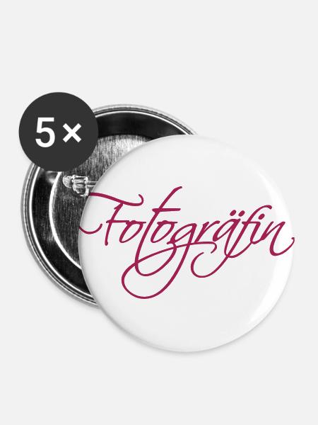 Fotogräfin mit Schwung - Buttons groß 56 mm (5er Pack) - Weiß