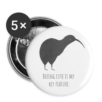 Süßer Kiwi Vogel "Süß sein ist mein key feature" - Buttons groß 56 mm (5er Pack) - Weiß - Vorne