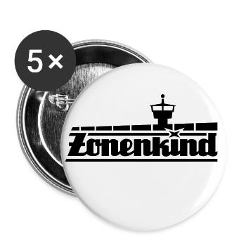 Zonenkind mit Grenzmauer und Turm - Buttons groß 56 mm (5er Pack) - Weiß - Vorne