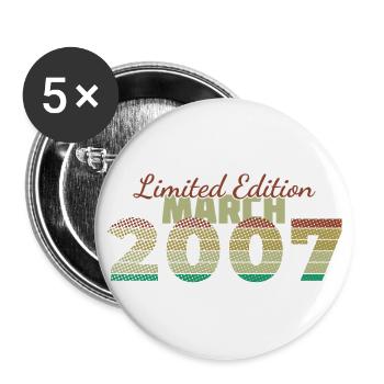 18e anniversaire édition limitée (SCR) 03/2007 - Lot de 5 grands badges (56 mm) - blanc - Devant