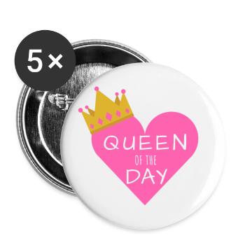 Geburtstagsshirt Queen Of The Day - Buttons groß 56 mm (5er Pack) - Weiß - Vorne