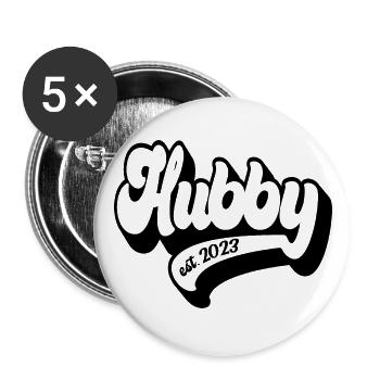 Hubby Est. 2023 Cadeau de mariage de fiançailles pour marié - Lot de 5 grands badges (56 mm) - blanc - Devant