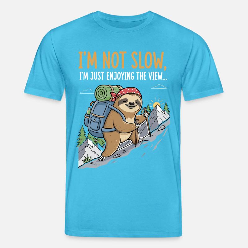 Faultier beim Bergsteigen mit Aussicht - Stanley/Stella Unisex Bio-T-Shirt CREATOR  - Aquablau