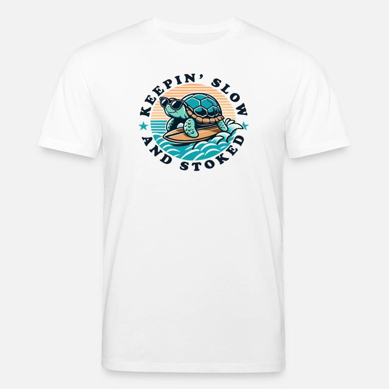 Surfende Schildkröte Keepin Slow and Stoked - Stanley/Stella Unisex Bio-T-Shirt CREATOR  - Weiß
