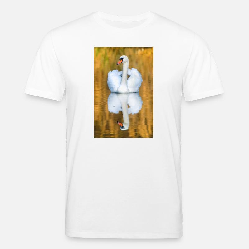 Schwanensee, Schwan im See mit Spiegelbild - Stanley/Stella Unisex Bio-T-Shirt CREATOR  - Weiß