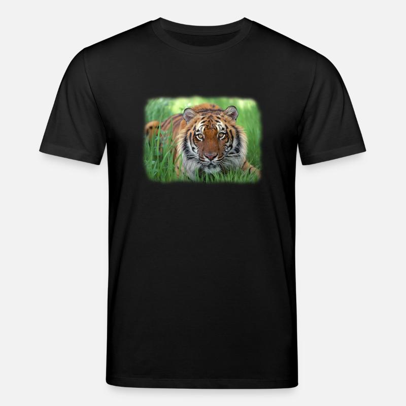 Tiger im Gras - Stanley/Stella Unisex Bio-T-Shirt CREATOR  - Schwarz