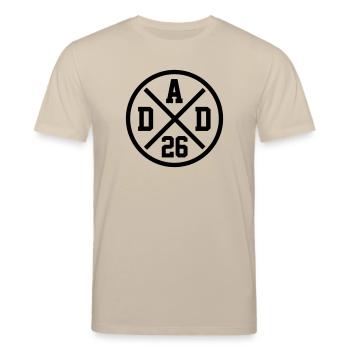 Dad 26 Vater Baby Papa 2026 Vatertagsgeschenk - Stanley/Stella Unisex Bio-T-Shirt CREATOR  - Beige - Vorne - Alina (178cm) & Michal (187cm)