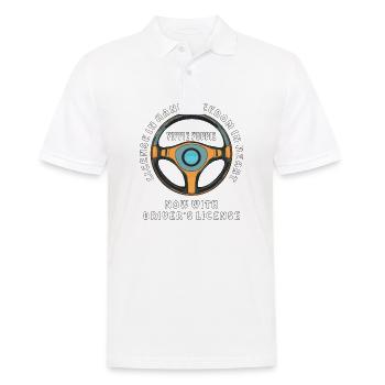 FREEDOM IN HEART DRIVER’S LICENSE - Männer Poloshirt - Weiß - Vorne - Kai (181cm)