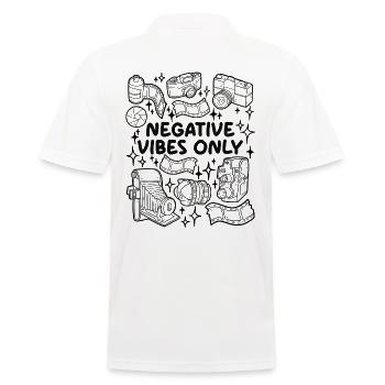 Negative Vibes Only – Analogfotografie - Männer Poloshirt - Weiß - Hinten - Kai (181cm)