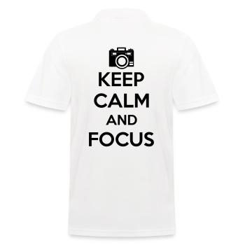 Keep Calm and Focus Photography - Männer Poloshirt - Weiß - Hinten - Kai (181cm)