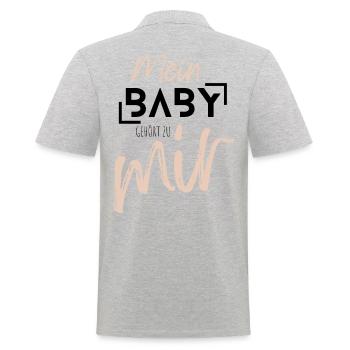 MEIN BABY gehört zu mir - Männer Poloshirt - Grau meliert - Hinten - Kai (181cm)