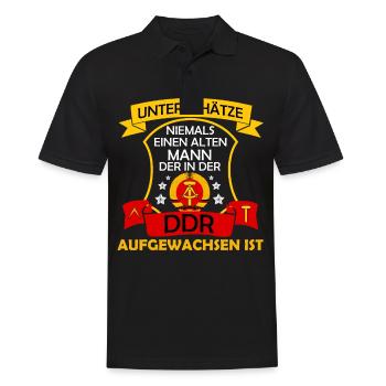 Unterschätze nie einen alten Mann aus der DDR - Männer Poloshirt - Schwarz - Vorne - Kai (181cm)