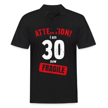 Achtung Ich bin jetzt 30 Fragile 30. Geburtstag - Männer Poloshirt - Schwarz - Vorne - Kai (181cm)