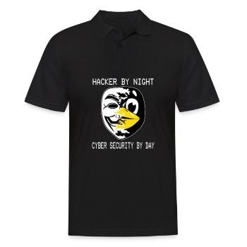 Hacker By Night - Cyber Security By Day Linux - Männer Poloshirt - Schwarz - Vorne - Kai (181cm)