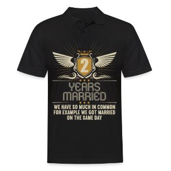 Nous avons beaucoup de choses en commun 2ème anniversaire de mariage - Polo Homme - noir - Devant - Kai (181cm)