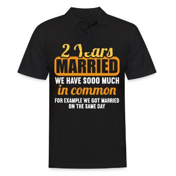 Nous avons beaucoup de choses en commun 2ème anniversaire de mariage - Polo Homme - noir - Devant - Kai (181cm)