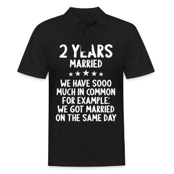 Nous avons beaucoup de choses en commun 2ème anniversaire de mariage - Polo Homme - noir - Devant - Kai (181cm)