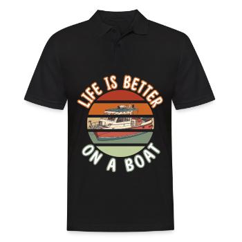 Old Retro Life is better on a boat - Boot Kapitän - Männer Poloshirt - Schwarz - Vorne - Kai (181cm)