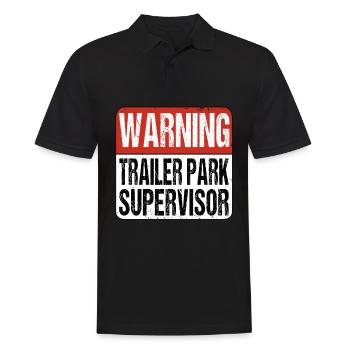 Trailerpark Legend Supervisor - Platzwart - Männer Poloshirt - Schwarz - Vorne - Kai (181cm)