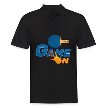 Game On Tischtennis Flamme - Männer Poloshirt - Schwarz - Vorne - Kai (181cm)