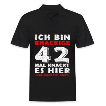 42. Geburtstag Mann Jahrgang 42 Jahre alt Spruch - Männer Poloshirt - Schwarz - Vorne - Kai (181cm)