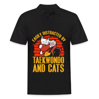 Lässt sich leicht von Taekwondo und Katzen ablenken - Männer Poloshirt - Schwarz - Vorne - Kai (181cm)