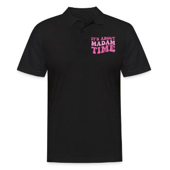 Es geht darum, dass Madame Time Humor sarkastisch lustig sagt - Männer Poloshirt - Schwarz - Vorne - Kai (181cm)