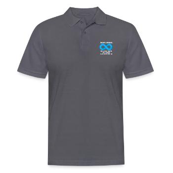 DevOps Engineer Definition - Männer Poloshirt - Anthrazit - Vorne - Nico (186cm)