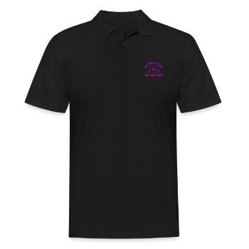 Moi et Karma Vibe Comme ça Le karma est un chat - Polo Homme - noir - Devant - Kai (181cm)
