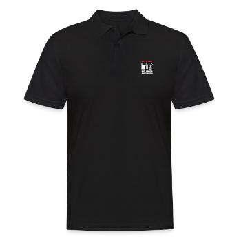 EVO aus Freude am Tanken - Männer Poloshirt - Schwarz - Vorne - Kai (181cm)