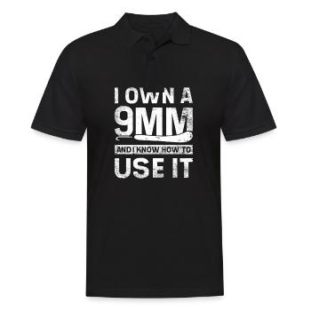 I own a 9mm and I know how to use it crochet - Männer Poloshirt - Schwarz - Vorne - Kai (181cm)