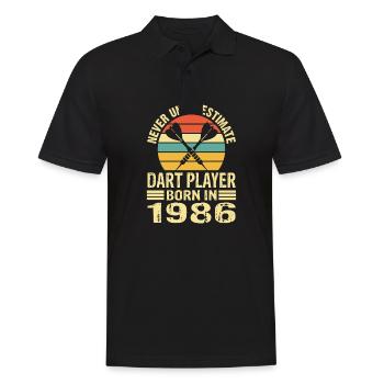 Ne jamais sous-estimer le joueur de fléchettes né en 1986 - Polo Homme - noir - Devant - Kai (181cm)
