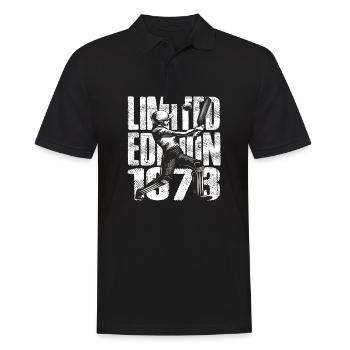 Limited Edition 1973 Limited Edition Cricket - Männer Poloshirt - Schwarz - Vorne - Kai (181cm)