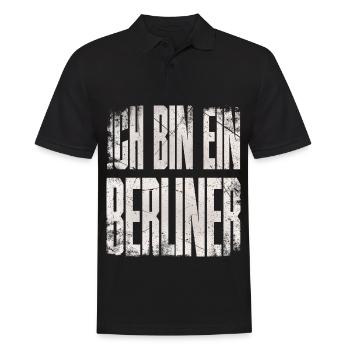 Ich bin ein Berliner - Männer Poloshirt - Schwarz - Vorne - Kai (181cm)
