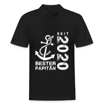 Papitän seit 2020 - Männer Poloshirt - Schwarz - Vorne - Kai (181cm)