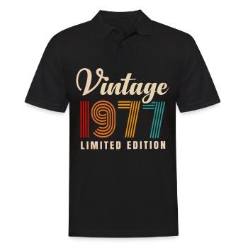 JAHRGANG 1977. 44. GEBURTSTAG - Männer Poloshirt - Schwarz - Vorne - Kai (181cm)