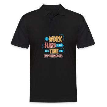 Ich arbeite hart, um mehr Zeit für Kryptowährungen zu haben - Männer Poloshirt - Schwarz - Vorne - Kai (181cm)
