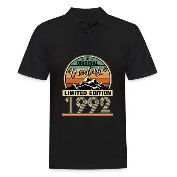 1992 - Männer Poloshirt - Schwarz - Vorne - Kai (181cm)