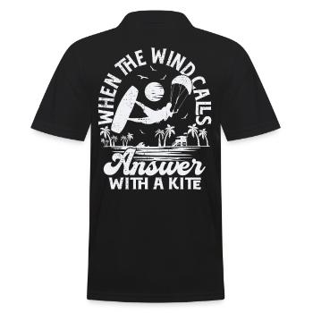 When the wind calls answer with a kite - Männer Poloshirt - Schwarz - Hinten - Kai (181cm)
